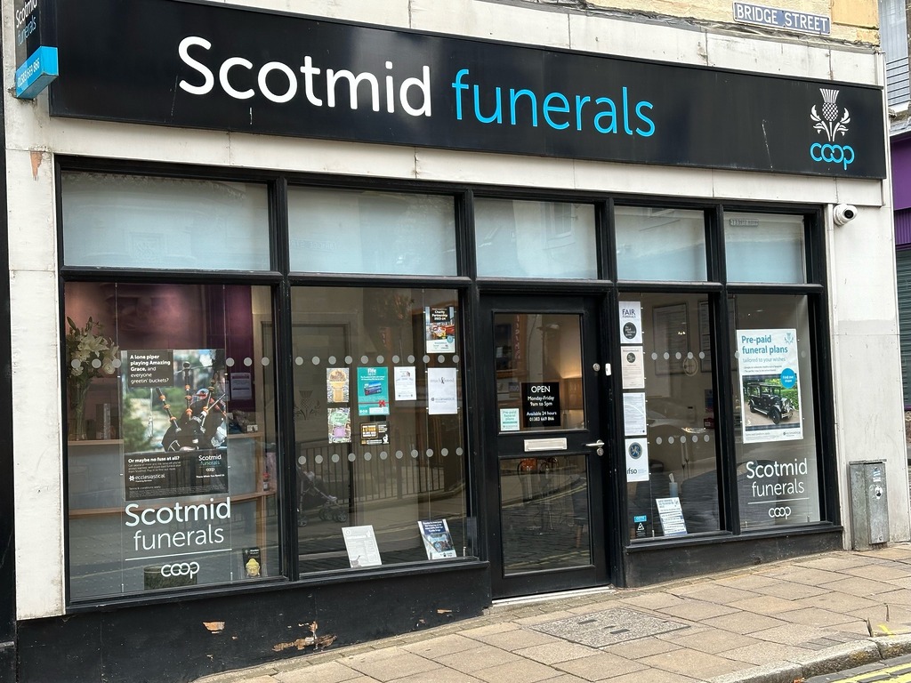 Funeral Director Dunfermline | Scotmid Funerals